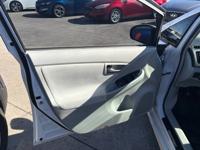 2014 Toyota Prius - Image 10