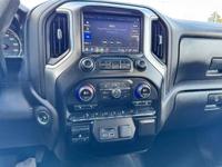2021 Chevy Silverado 1500 Crew Cab LT 4WD 5.3L V8... ONLY Warr Acres - Image 9