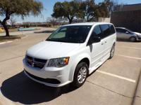DODGE GRAND CARAVAN SE MOBILITY HANDICAP WHEELCHAIR MANUAL RAMP VAN Irving, TX - Image 5