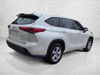 2020 Toyota Highlander LE SUV AUTONATION Call (904) 329-7804 to confirm availability - February 27th - Image 6