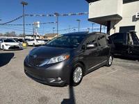 2013 Toyota Sienna XLE FWD 8-Passenger V6 - Image 3
