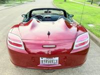 2007 Saturn sky Convertible clean title Houston Tx - Image 5