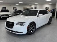 2015 Chrysler 300 S Houston - Image 2