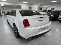 2015 Chrysler 300 S Houston - Image 5
