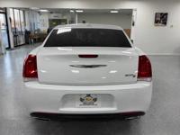 2015 Chrysler 300 S Houston - Image 6
