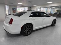 2015 Chrysler 300 S Houston - Image 8