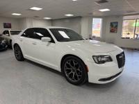 2015 Chrysler 300 S Houston - Image 10