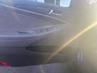 2012 HYUNDAI ELANTRA SE Santee Mackey Motors - Image 9