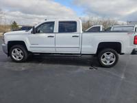 2015 chevy silverado 2500hd lt crew cab 4x4 1 owner Lebanon - Image 4
