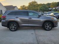 Take a look at this 2018 Toyota Highlander-long island Freeport - Image 4