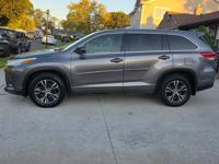 Take a look at this 2018 Toyota Highlander-long island Freeport - Image 5