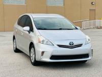2012 TOYOTA PRIUS V Glenview - Image 2