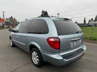 2005 Chrysler Town & Country – Only 74,000 Original Miles! ONE-OWNER Salem - Image 4