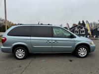 2005 Chrysler Town & Country – Only 74,000 Original Miles! ONE-OWNER Salem - Image 6