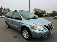 2005 Chrysler Town & Country – Only 74,000 Original Miles! ONE-OWNER Salem - Image 7