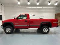 2001 Chevrolet Silverado 2500 4x4 4WD Chevy LS Regular Cab / 6.0L V8 M&M Investment Cars - Gladstone - Image 4