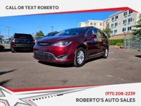 2017 Chrysler Pacifica Touring L 4dr Mini Van Minivan Roberto's Auto Sales - Image 3