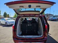 2017 Chrysler Pacifica Touring L 4dr Mini Van Minivan Roberto's Auto Sales - Image 10