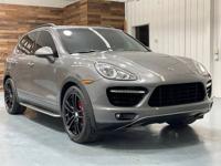2011 Porsche Cayenne AWD All Wheel Drive Turbo / 4.8L V8 Twin Turbo / M&M Investment Cars - Gladstone - Image 3