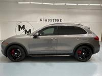2011 Porsche Cayenne AWD All Wheel Drive Turbo / 4.8L V8 Twin Turbo / M&M Investment Cars - Gladstone - Image 4