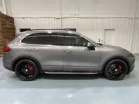 2011 Porsche Cayenne AWD All Wheel Drive Turbo / 4.8L V8 Twin Turbo / M&M Investment Cars - Gladstone - Image 5