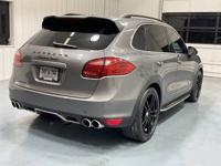 2011 Porsche Cayenne AWD All Wheel Drive Turbo / 4.8L V8 Twin Turbo / M&M Investment Cars - Gladstone - Image 9