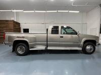 1998 GMC Sierra 3500 4x4 4WD SLT / 7.4L V8 / DUALLY / 113K Miles Truc M&M Investment Cars - Gladstone - Image 5
