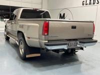 1998 GMC Sierra 3500 4x4 4WD SLT / 7.4L V8 / DUALLY / 113K Miles Truc M&M Investment Cars - Gladstone - Image 9