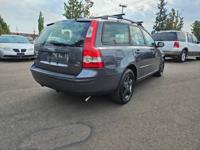 2007 Volvo V50 AWD All Wheel Drive T5 4dr Wagon Wagon Roberto's Auto Sales - Image 6
