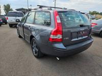 2007 Volvo V50 AWD All Wheel Drive T5 4dr Wagon Wagon Roberto's Auto Sales - Image 7