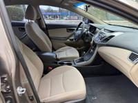 2016 Hyundai Elantra SE FWD 4D Sedan 1.8 4cyl. Gasoline otp west - Image 5