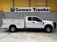 2017 Ford F250 XL Extended Cab 4wd Utility Bed Mid TN - Image 4