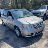 2016 Chrysler Town and Country - FINANCING AVAILABLE! - Dealmaker Auto DEALMAKER AUTO SALES - - Image 2