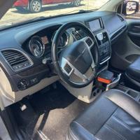 2016 Chrysler Town and Country - FINANCING AVAILABLE! - Dealmaker Auto DEALMAKER AUTO SALES - - Image 6