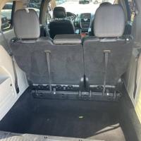 2016 Chrysler Town and Country - FINANCING AVAILABLE! - Dealmaker Auto DEALMAKER AUTO SALES - - Image 8