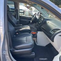 2016 Chrysler Town and Country - FINANCING AVAILABLE! - Dealmaker Auto DEALMAKER AUTO SALES - - Image 9