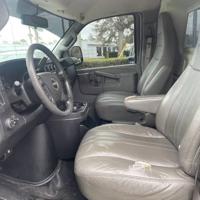 2016 GMC Savana 2500 - FINANCING AVAILABLE! - DEALMAKER AUTO SALES - - Image 5