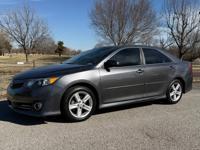 2013 Toyota Camry SE - accident/smoke-free - 91K - well serviced!!!!