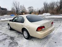 1997 Nissan Maxima GLE 4dr Sedan _Nissan_ _Maxima_ _Sedan_ - Image 4