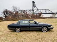 1989 Cadillac Fleetwood Base 4dr Sedan _Cadillac_ _Fleetwood_ _Sedan_ - Image 5