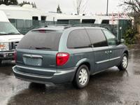 2005 Chrysler Town & Country Touring - WHEELCHAIR VAN / HANDICAP / 24K Wheelchair Van In Beaverton - Image 7