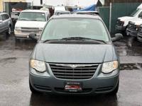 2005 Chrysler Town & Country Touring - WHEELCHAIR VAN / HANDICAP / 24K Wheelchair Van In Beaverton - Image 9