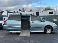 2008 Toyota Sienna Limited - WHEELCHAIR VAN / INFLOOR RAMP / SWIVEL Wheeelchair van in beaverton - Image 3