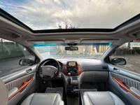 2008 Toyota Sienna Limited - WHEELCHAIR VAN / INFLOOR RAMP / SWIVEL Wheeelchair van in beaverton - Image 10