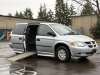 2004 Dodge Grand Caravan Wheelchair Van - KNEELING / ONLY 75K MILES! Wheelchair Van In Beaverton - Image 3