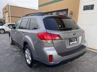 2010 Subaru Outback 2.5i Premium AWD 4dr Wagon CVT west chicagoland - Image 4