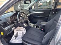 2010 Subaru Outback 2.5i Premium AWD 4dr Wagon CVT west chicagoland - Image 9