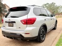 2019 Nissan Pathfinder Rock Creek Edition, Fully equipped Houston Tx - Image 8