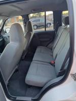 2007 Jeep Liberty Sport Aurora - Image 8