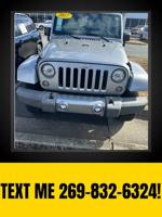 2019 JEEP WRANGLER UNLIMITED SAHARA 4WD! 6 SPEED MANUAL! LIKE NEW! A MONTH! - Image 2